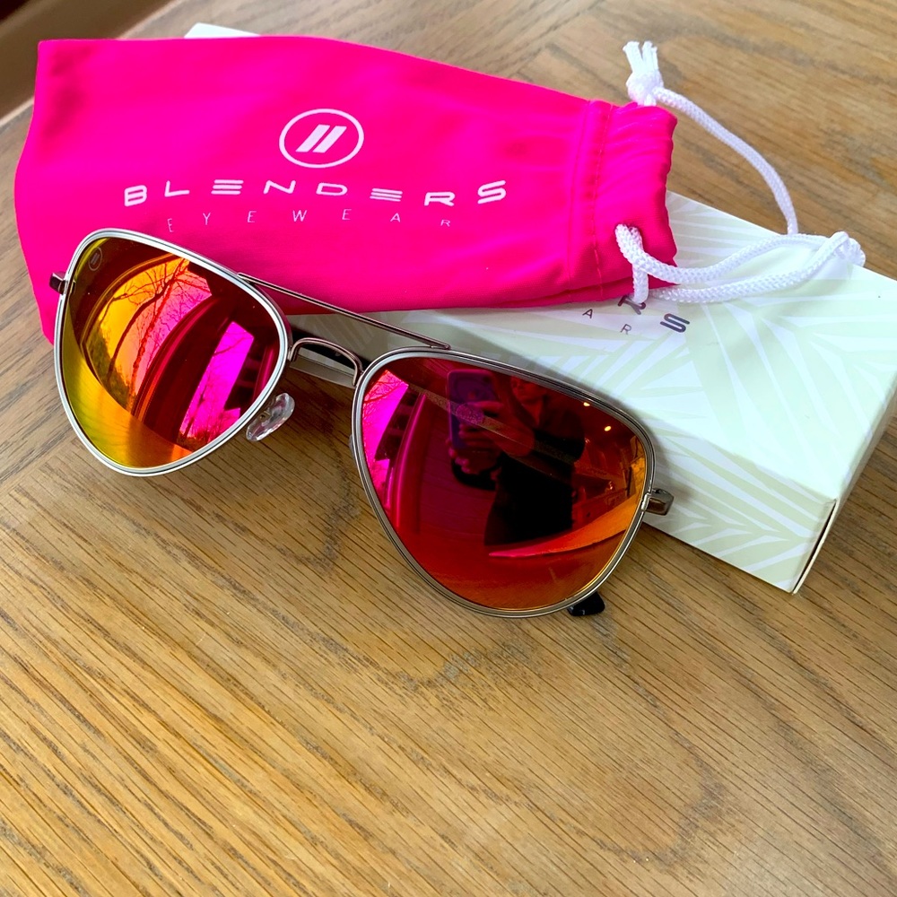 Blenders aviator sun glasses. New. Never worn.